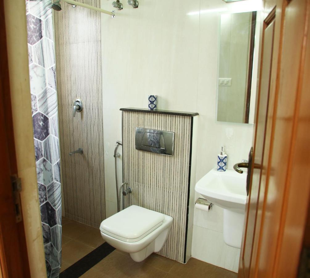 Kolam Elliots Beach Chennai Exterior photo